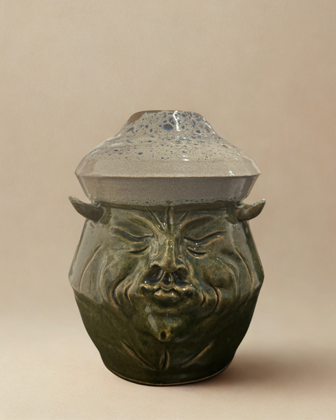 Viyan Hikalie, Ghouls Vase 2