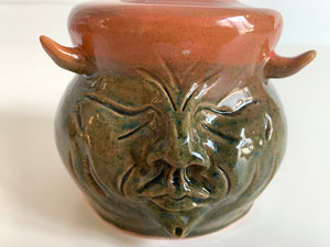 Viyan Hikalie, Ghouls  Vase 3