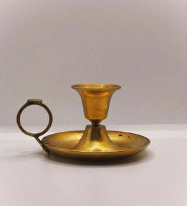 Dastaangoi, Candle Holder